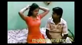 印度性爱录像带，有一个desi女孩和她的阵风 5 敏 00 sec