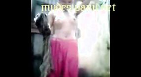 Amateur porn video of a Bengali girl in an outdoor bath 3 min 00 sec