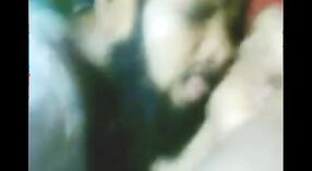 فيديو جنسي هندي يعرض ظبي من الصاري في القرية 2 دقيقة 10 ثانية