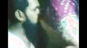 فيديو جنسي هندي يعرض ظبي من الصاري في القرية 0 دقيقة 0 ثانية