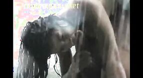 Hint seks videolar featuring şaşırtıcı açık kahrolası içinde the yağmur 4 dakika 40 saniyelik