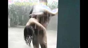 Hint seks videolar featuring şaşırtıcı açık kahrolası içinde the yağmur 5 dakika 20 saniyelik