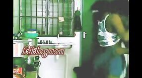 Video seks India yang menampilkan seorang gadis Srilankan untuk pertama kalinya dengan sepupunya di dapur 4 min 50 sec