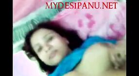 Indyjski seks wideo featuring a seksowny bhabi z Jalandhar 2 / min 00 sec