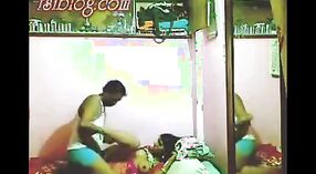 Vidéo de sexe indien amateur mettant en vedette la femme de chambre qui se fait baiser par son propriétaire 4 minute 30 sec