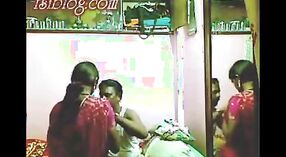 Amator indyjski seks wideo featuring the pokojówka kto dostaje przejebane przez jej dom owner 0 / min 40 sec