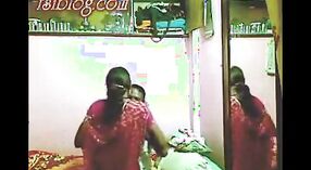तिच्या घराच्या मालकाद्वारे गोंधळलेल्या दासी असलेले हौशी भारतीय सेक्स व्हिडिओ 1 मिन 00 सेकंद