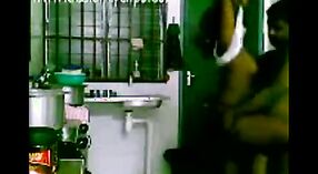 ভারতীয় মিলফ দম্পতি রান্নাঘরে বিনামূল্যে পর্ন উপভোগ করেন 5 মিন 20 সেকেন্ড