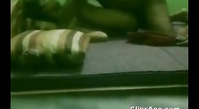 فيديوهات جنسية هندية تعرض أومكاري ، عاهرة ديسي التي تم التقاطها عارية من قبل عميلها العادي 6 دقيقة 20 ثانية