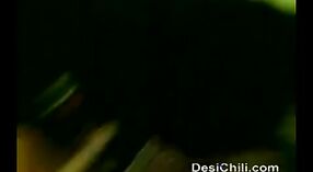 ಭಾರತೀಯ ಸೆಕ್ಸ್ ವೀಡಿಯೊಗಳು ಒಳಗೊಂಡ ಒಂದು ಬಿಸಿ ತಮಿಳು ಹುಡುಗಿ ನೀಡುವ ಒಂದು ಆವಿಯಿಂದ ಬಾಯಿಯಿಂದ ಜುಂಬು 2 ನಿಮಿಷ 50 ಸೆಕೆಂಡು