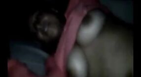 Индийское секс видео с девушкой из бихари, которую трахает владелец магазина 0 минута 30 сек