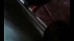 Girl Desi Saka India menehi bukkake kuat ing Video Porno India Iki 5 min 00 sec