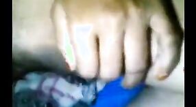 Video de sexo indio con una criada atrapada en el acto sexual con su dueño 7 mín. 40 sec