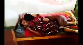 Video skandal seks India yang menampilkan tetangga muda dan terangsang 2 min 10 sec