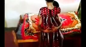 فيديو فضيحة جنسية هندية يعرض جارا شابا وأقرن 0 دقيقة 0 ثانية