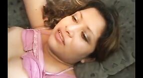 Vidéos de sexe indiennes mettant en vedette une silhouette sexy et le mms divulgué d'un voisin 11 minute 20 sec
