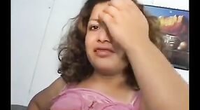 Vidéos de sexe indiennes mettant en vedette une silhouette sexy et le mms divulgué d'un voisin 0 minute 0 sec