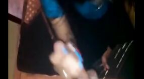 Desi menina dá um boquete gostoso para seu chefe neste vídeo Amador 2 minuto 20 SEC