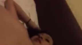 Vidéos de sexe indien mettant en vedette une petite fille à la peau brune 3 minute 20 sec