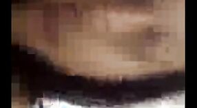 Chicas Desi toman un concurso de mamadas más caliente en este video porno indio 5 mín. 00 sec