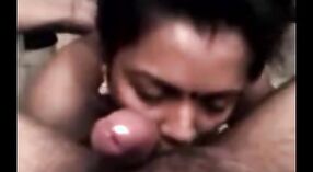 Vídeo de sexo indiano com uma rapariga casada e a pila da amiga a chupar 3 minuto 00 SEC