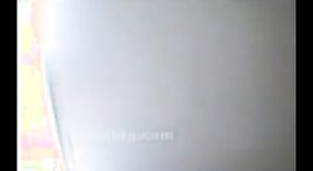 கவர்ச்சியான பெங்காலி பெண் தனது ப்ராவை அவிழ்த்து, தனது கூட்டாளருக்கு ஒரு சூடான தனியா கொடுக்கிறாள் 4 நிமிடம் 10 நொடி