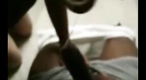 దేశీ మిల్ఫ్ ఒక పెద్ద నల్ల ఆత్మవిశ్వాసానికి అద్భుతమైన బ్లోజాబ్ ఇస్తుంది 4 మిన్ 00 సెకను