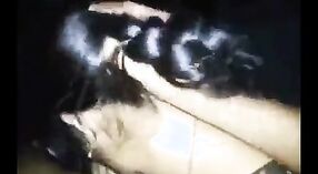 Video de sexo indio con un marathi Bhabhi que le da a su pareja el placer de sus propias manos 2 mín. 20 sec