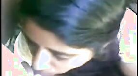 Vidéos de sexe indien mettant en vedette une bombasse qui aime donner de la tête 1 minute 20 sec