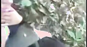 Vidéos de sexe indien mettant en vedette une bombasse qui aime donner de la tête 3 minute 40 sec