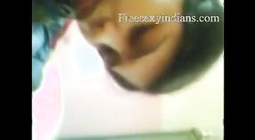 भारतीय सेक्स व्हिडिओ: एक निंदनीय अश्लील घोटाळ्यात देसी मुलीचे काका आणि तिचे हौशी काका 3 मिन 40 सेकंद