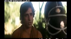 インドのセックスビデオ：1972年のボリウッド映画のコックで満たされたシーンのシミ・グラウワルとシャシ・カプール 3 分 20 秒