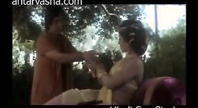 インドのセックスビデオ：1972年のボリウッド映画のコックで満たされたシーンのシミ・グラウワルとシャシ・カプール 0 分 0 秒
