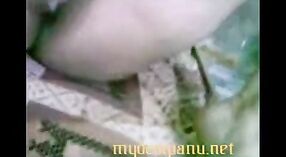 দেশি মেয়ে দিব্যা তার দ্বিতীয় ভারতীয় সেক্স ভিডিওতে তারকারা 0 মিন 30 সেকেন্ড