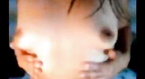 भारतीय सेक्स वीडियो की विशेषता एक सुंदर लड़की को उजागर करता है, जो उसकी संपत्ति में महाविद्यालय 4 मिन 20 एसईसी