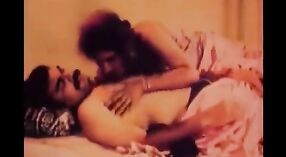 Desi meisjes Uma Maheshwari in een seks-gevulde schandaal 2 min 30 sec