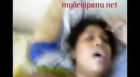 Amateurvideo von molliger Bhabi, die von ihrem Nachbarn mit Stöhnen gefickt wird 1 min 20 s