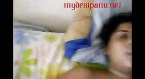 Любительское видео, на котором пухленькая бхаби трахается со своим соседом со стонами 1 минута 40 сек