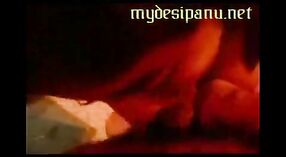 దేశీ అమ్మాయి గీత హోటల్ గదిలో తన ప్రేమికుడితో సెక్స్ లో మునిగిపోతుంది 2 మిన్ 40 సెకను