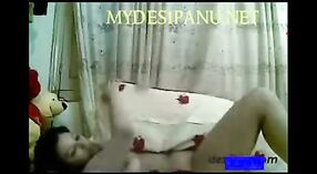 Video de sexo indio amateur con una adolescente árabe sexy rodando en la cama 3 mín. 10 sec
