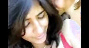 Desi Girl Nitu Chauriha与她的男朋友发生性关系 2 敏 00 sec