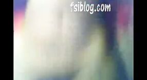 கிராமத்தைச் சேர்ந்த ஒரு இளம் பெண் இடம்பெறும் இந்திய செக்ஸ் வீடியோ 0 நிமிடம் 40 நொடி