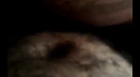Indyjski seks wideo featuring a busty dziewczyna jazda konna jej chłopak & # 039; s duży dick 0 / min 50 sec