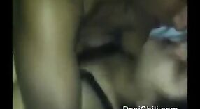 सींग का बना हुआ देसी प्रेमिका गड़बड़ हो जाता है मुश्किल में अश्लील वीडियो 1 मिन 00 एसईसी