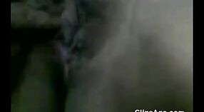Os movimentos mais quentes das raparigas Lésbicas indianas num vídeo pornográfico de um albergue 4 minuto 20 SEC