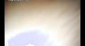 ಹವ್ಯಾಸಿ ವಿಡಿಯೋ ಒಂದು ದೇಸಿ ವೇಶ್ಯೆ ತೊಡಗಿರುವ ಲೈಂಗಿಕ ಚಟುವಟಿಕೆ ತನ್ನ ಸಾಮಾನ್ಯ ಕ್ಲೈಂಟ್ 1 ನಿಮಿಷ 20 ಸೆಕೆಂಡು