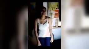 Indiano sesso video con un popolare insegnante e il suo studente 3 min 20 sec