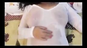 Video India Paling apik sing nampilake chubby bhabhi 3 min 00 sec