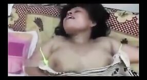 Video seks India terbaik yang menampilkan bhabhi gemuk 3 min 40 sec