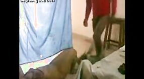 Video porno indio con una gordita desi bhabi y su joven inquilino 1 mín. 50 sec